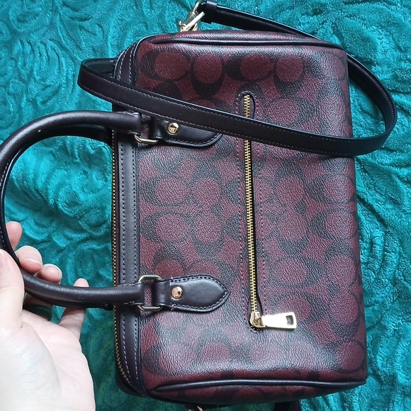 Coach Bag - Picture 3 of 9